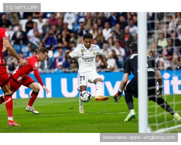 皇马压上频率提高导致对方防线全面紧绷